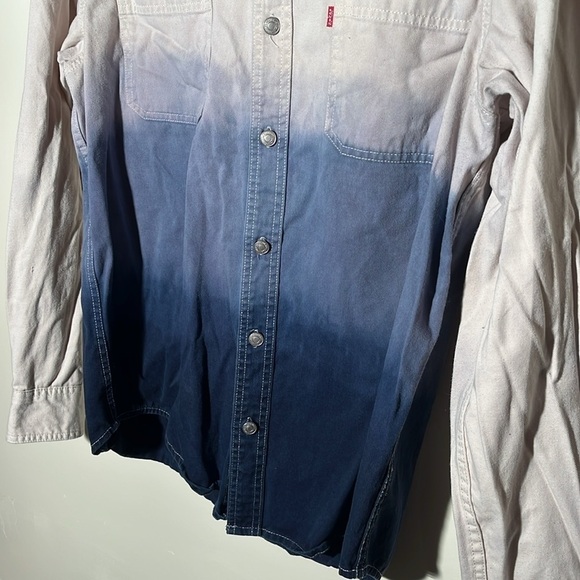 Levi’s Indigo Hombre Button Down - Picture 5 of 9